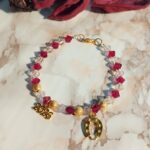 Βραχιόλι Γούρι 2026 με Χάντρες SWAROVSKI σε κόκκινο και λευκό - Image 2