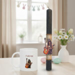 Πασχαλινή Λαμπάδα Ροκ Κιθαρίστας με Κούπα - Image 4