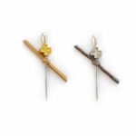 Μαρτυρικά Βάπτισης Πέτου με πλακέ Σταυρό και σουέτ δέρμα σε Καρφίτσα